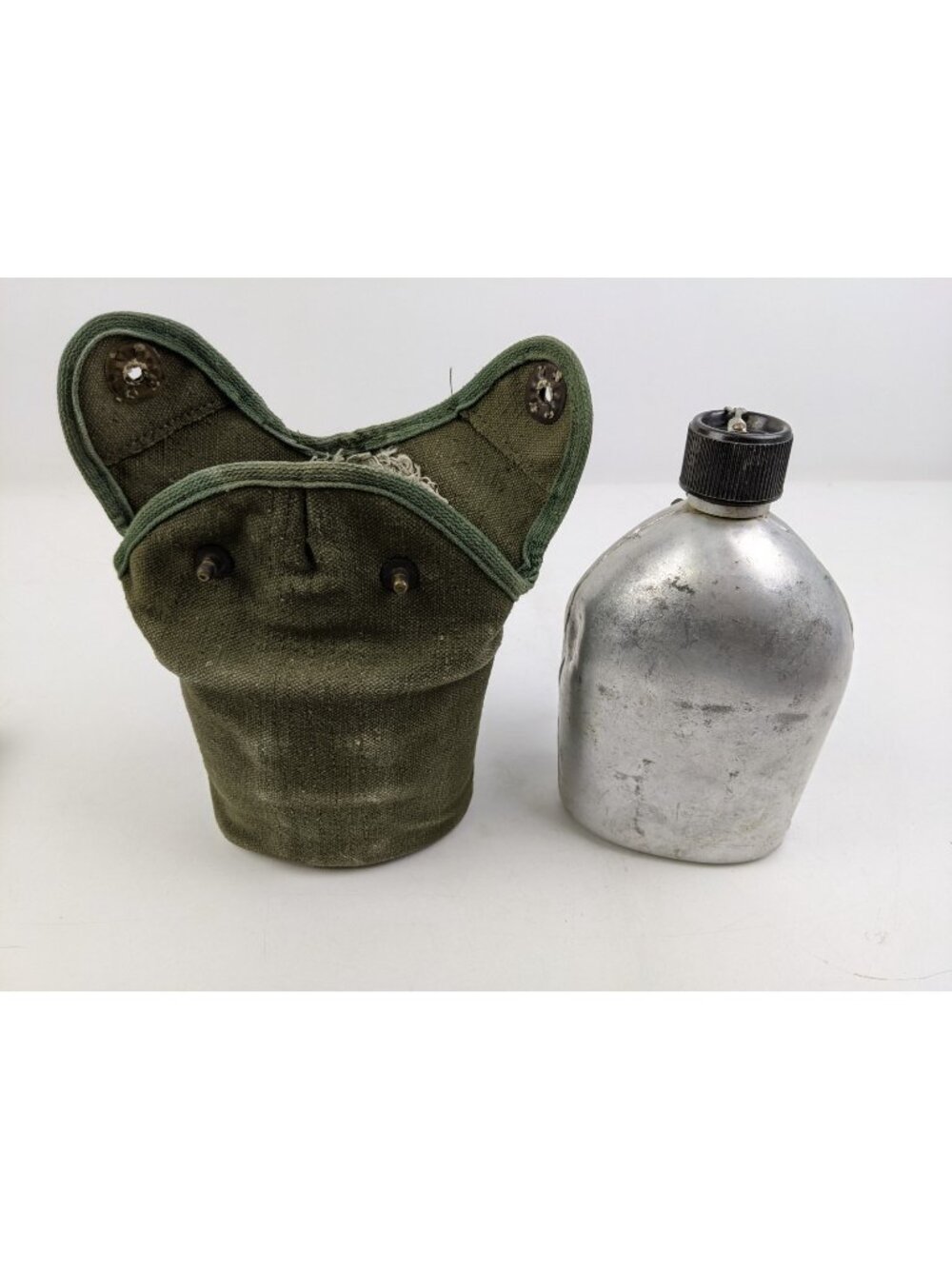 WW2 Era US Army Canteen Cover And Cup WWII Green